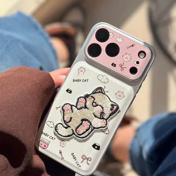 قاب بچه گربه لنز
